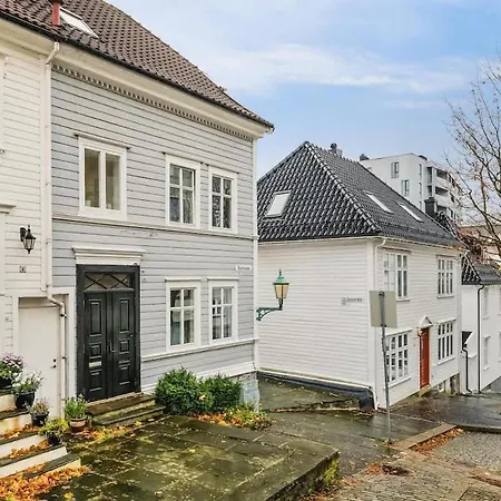 Dinbnb Appartments L Traditional Bergenshouse I Charming I Familiy Lejlighed Bergen